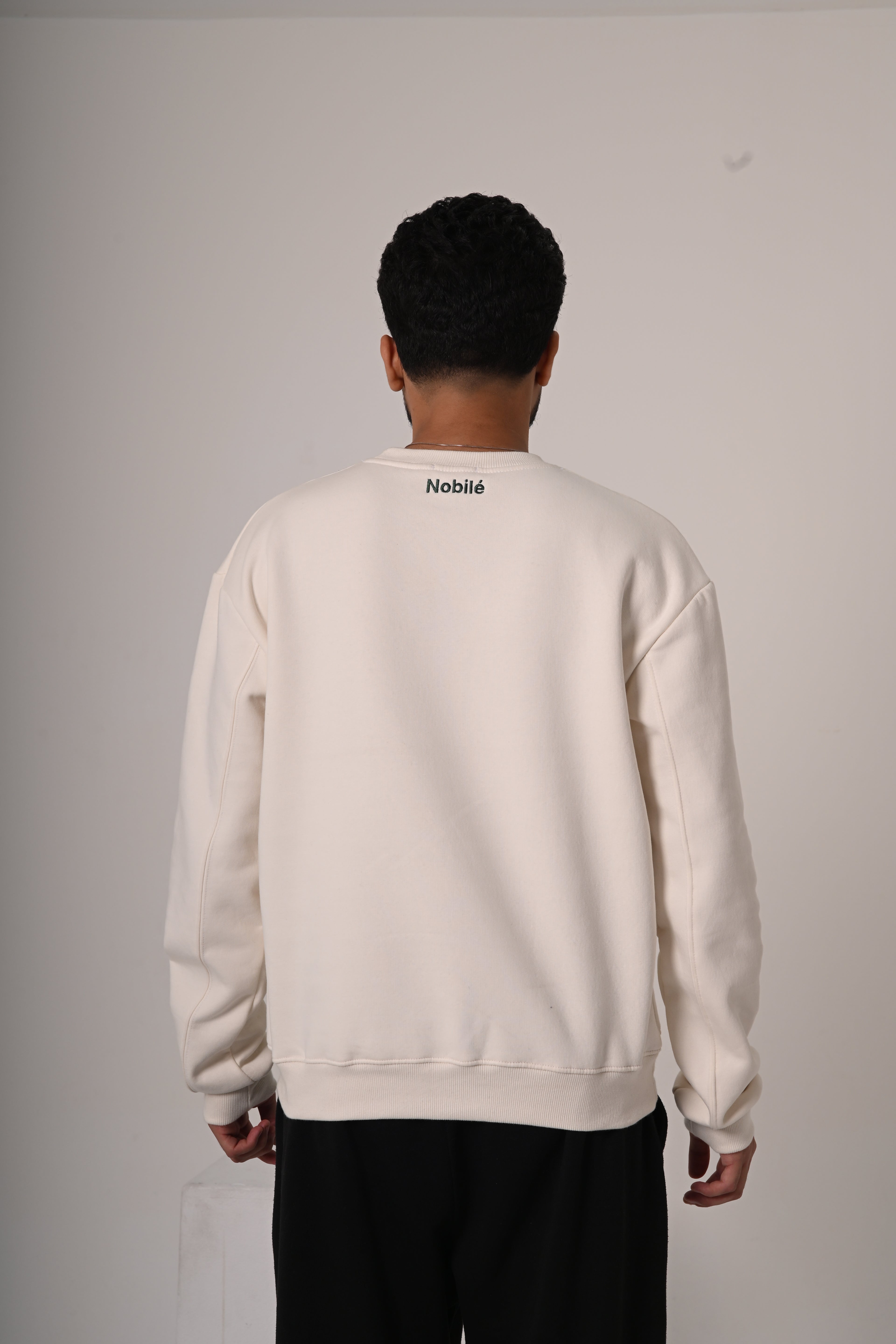 Nobile Essential Crewneck – Relaxed Fit
